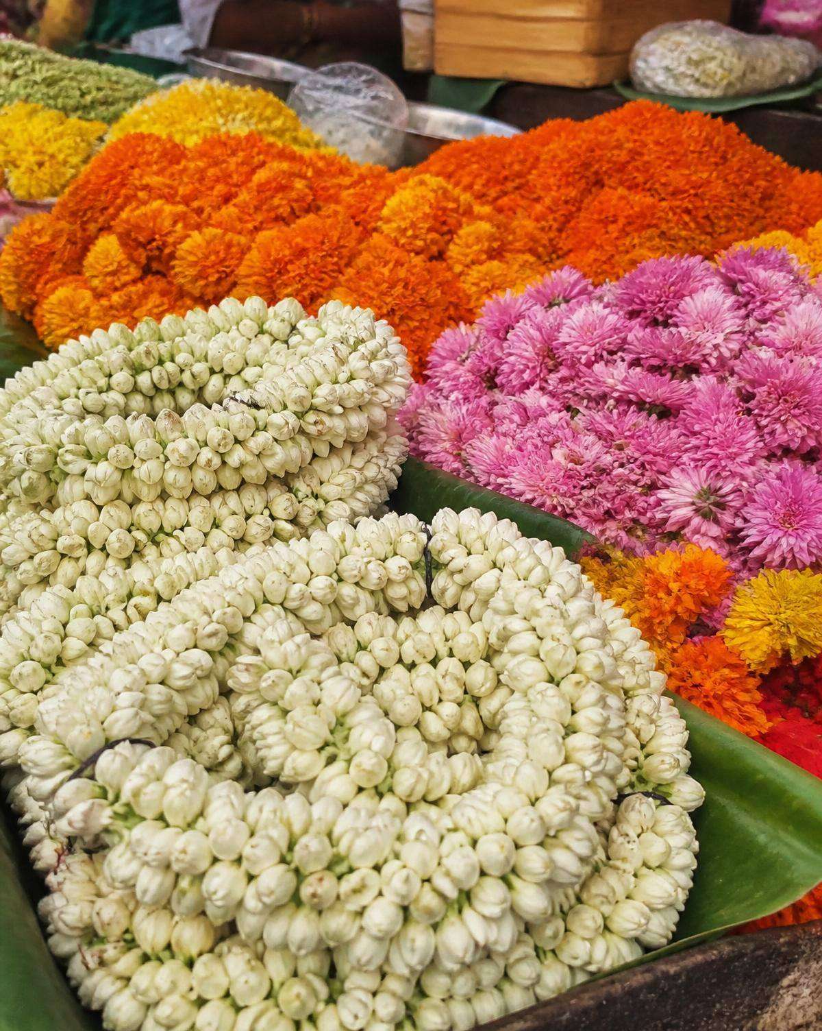Flowers & Garlands